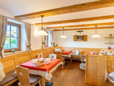 Frühstücksraum bei uns im Gästehaus Brantlhof