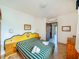 23741003-Ferienwohnung-4-Golfo Aranci-300x225-3