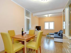 22446029-Ferienwohnung-8-Gornji Karin-300x225-3