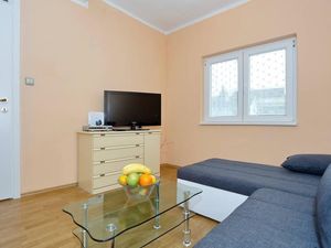 22446029-Ferienwohnung-8-Gornji Karin-300x225-4