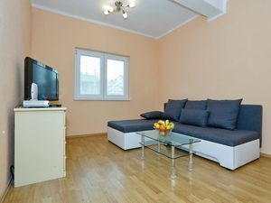 22446029-Ferienwohnung-8-Gornji Karin-300x225-5