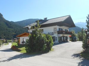 23293940-Ferienwohnung-4-Gosau-300x225-3