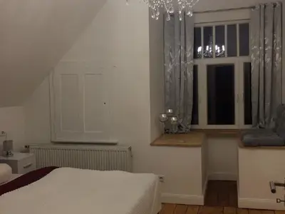 Schlafzimmer 1