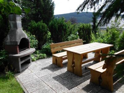 Garten. Die idyllische Grillterrasse