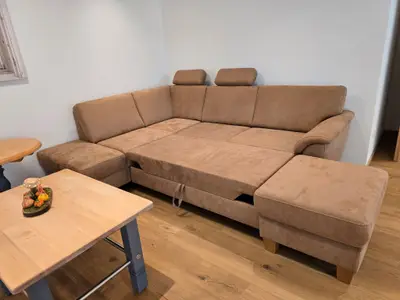 Die Couch im Wohnzimmer als auch Schlafcouch nutzbar