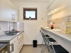 23744938-Ferienwohnung-4-Grabrovnik-300x225-5