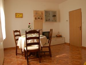 23929701-Ferienwohnung-4-Gracisce-300x225-1