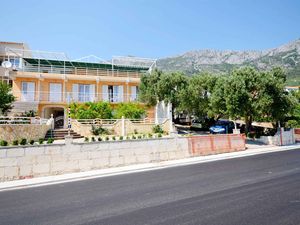 23958555-Ferienwohnung-5-Gradac (Split-Dalmatien)-300x225-3