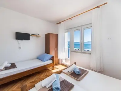 Ferienwohnung für 3 Personen in Gradac 6/9