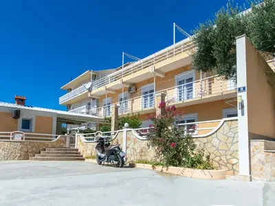 Ferienwohnung für 2 Personen in Gradac (Split-Dalmatien) 2/10