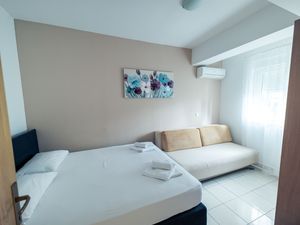 23946085-Ferienwohnung-3-Gradac (Split-Dalmatien)-300x225-2