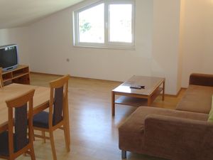 18322813-Ferienwohnung-4-Gradac (Split-Dalmatien)-300x225-1