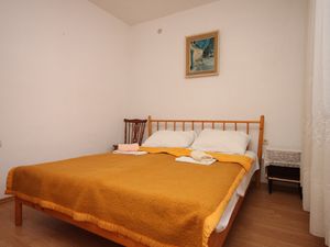 Ferienwohnung für 3 Personen (27 m&sup2;) in Gradac (Split-Dalmatien)