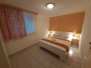 19096458-Ferienwohnung-4-Gradac (Split-Dalmatien)-300x225-4