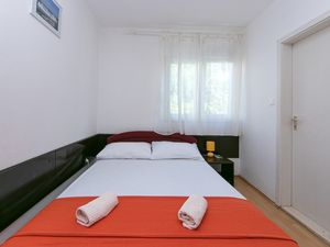 19125710-Ferienwohnung-2-Gradac (Split-Dalmatien)-300x225-3