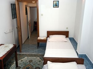 19126009-Ferienwohnung-5-Gradac (Split-Dalmatien)-300x225-5