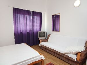 19127014-Ferienwohnung-3-Gradac (Split-Dalmatien)-300x225-4