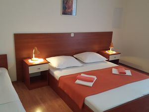 Ferienwohnung für 3 Personen (26 m&sup2;) in Gradac (Split-Dalmatien)