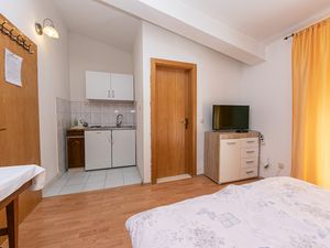 23514236-Ferienwohnung-2-Gradac (Split-Dalmatien)-300x225-4