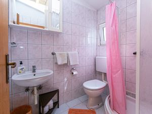 23514236-Ferienwohnung-2-Gradac (Split-Dalmatien)-300x225-5