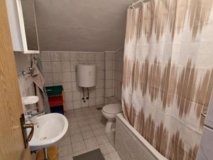 23961303-Ferienwohnung-4-Gradac (Split-Dalmatien)-300x225-4