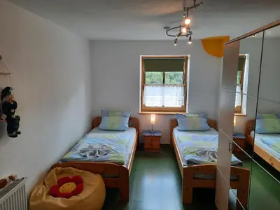Kinderzimmer 2-3Bett