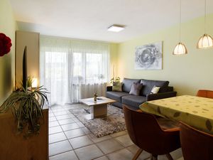 23490564-Ferienwohnung-4-Grafenhausen-300x225-4