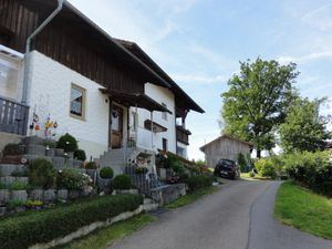 23469901-Ferienwohnung-2-Grafenwiesen-300x225-1