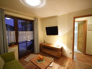 3378091-Ferienwohnung-3-Grassau-300x225-4