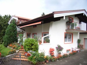 72280-Ferienwohnung-3-Grassau-300x225-1