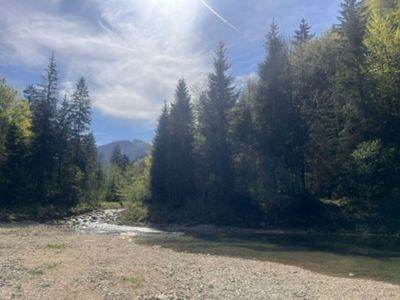 Für Wander- und Radlfreunde: Sandbänke entlang der Ache