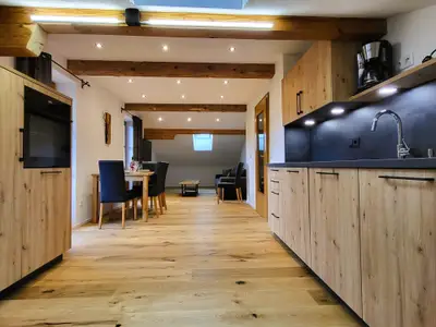 großräumige WohnKüche mit Balkon