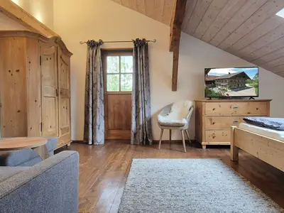 Schlafzimmer mit Sitzecke