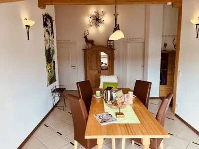 Zentrum / offener Ess- und Wohnbereich (1)