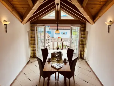 Zentrum / offener Ess- und Wohnbereich (2)