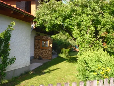 Grillplatz (Jahreszeit Mai)