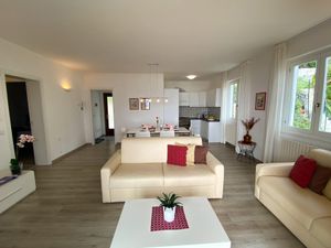 23883842-Ferienwohnung-6-Gravedona-300x225-4