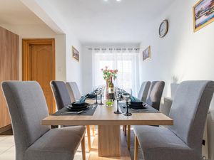 23762142-Ferienwohnung-6-Gračac-300x225-4