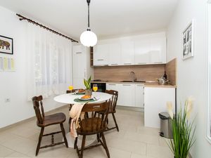 Ferienwohnung für 5 Personen (54 m²) in Grebaštica