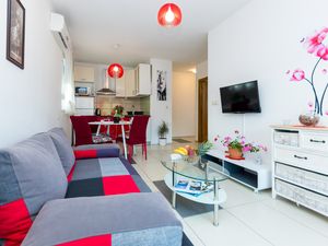 22146463-Ferienwohnung-2-Grebaštica-300x225-2