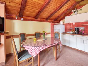 23571814-Ferienwohnung-4-Grebaštica-300x225-4