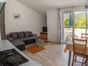 23926364-Ferienwohnung-4-Grebaštica-300x225-2