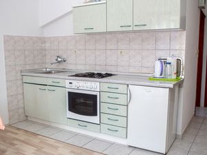 23926364-Ferienwohnung-4-Grebaštica-300x225-4