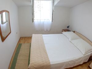 23926364-Ferienwohnung-4-Grebaštica-300x225-5