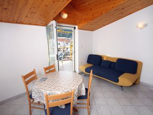 23928020-Ferienwohnung-4-Grebaštica-300x225-1