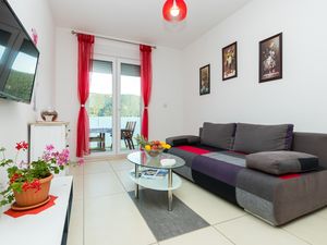 23932864-Ferienwohnung-2-Grebaštica-300x225-3