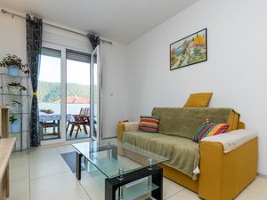 23932866-Ferienwohnung-8-Grebaštica-300x225-2