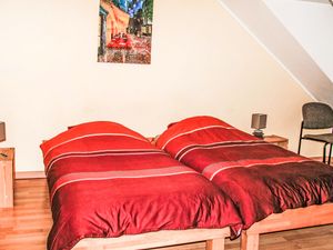 23842873-Ferienwohnung-5-Greiveldange-300x225-3