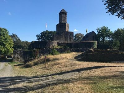 Kloucken-Haus, Grimburg, Blick Burg Grimburg