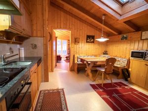 22240325-Ferienwohnung-2-Grindelwald-300x225-2